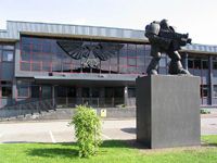 Photograph by Paul Bexon - May 2004