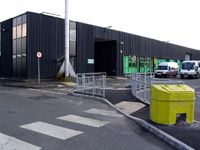 Photograph by Paul Bexon - May 2004